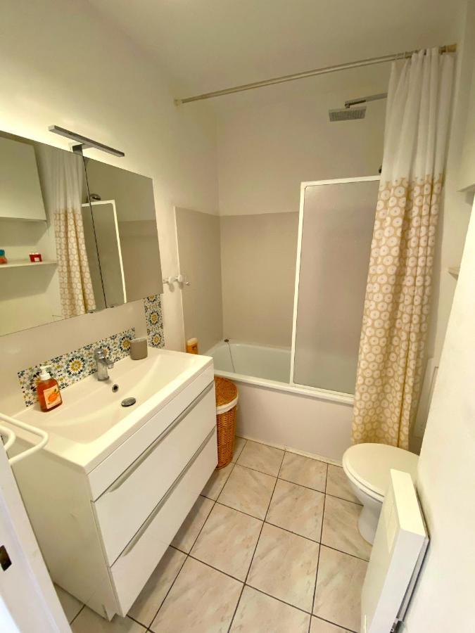 Appart 4 Pers Dans Residence Avec Piscine A 10 Min De La Plage Sanary-sur-Mer Exterior foto